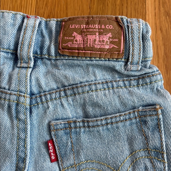 2T Levi’s 517 Flare Leg Light Wash Denim Jeans - Picture 5 of 8